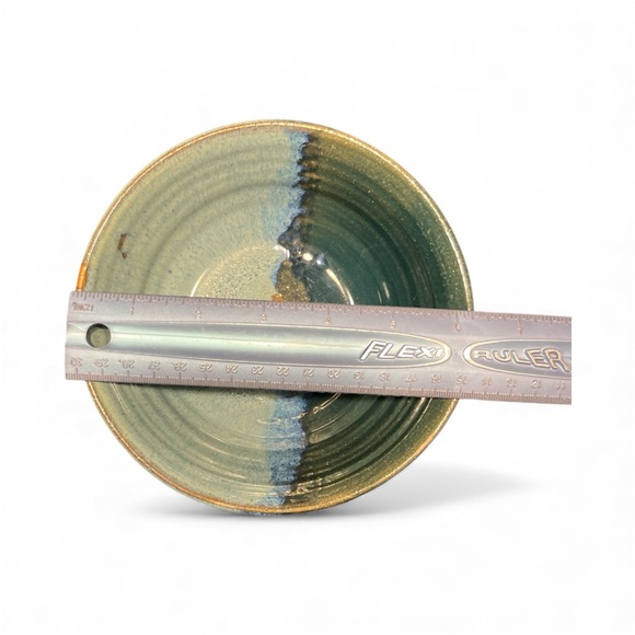 Lot of signed Studio Pottery Bowl, Shakers,Lidded Bowl,2 pots handcraft artisans - Picture 4 of 14